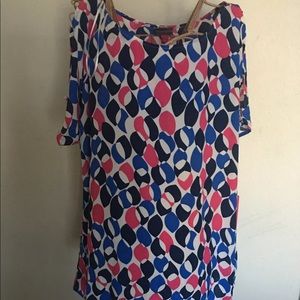 Vince Camuto women’s top size large